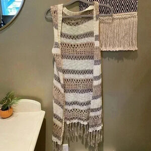 BLU PEPPER NEUTRAL KNIT CARDIGAN WITH FRINGE S